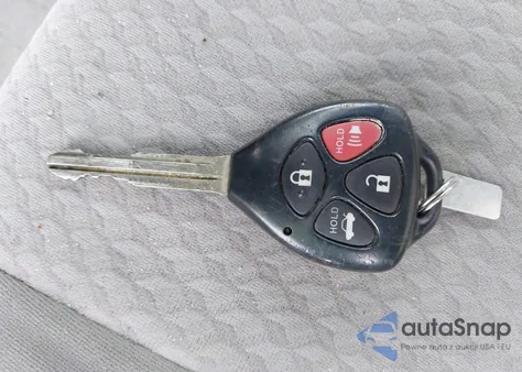 2010 Toyota Camry Le z USA, uszkodzony, nr VIN 4T4BF3EK0AR050931